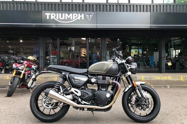 TRIUMPH SPEED TWIN 1200