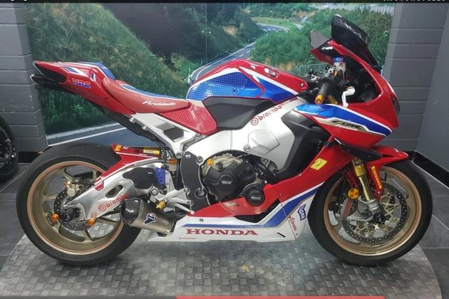 HONDA CBR1000RR FIREBLADE SP2