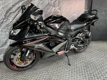 SUZUKI GSX-R750