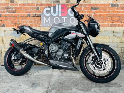 TRIUMPH STREET TRIPLE 765 RS