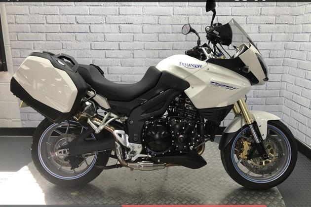 TRIUMPH TIGER 1050