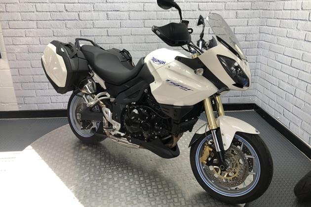 TRIUMPH TIGER 1050