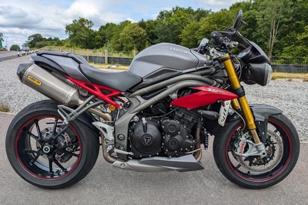 TRIUMPH SPEED TRIPLE 1050