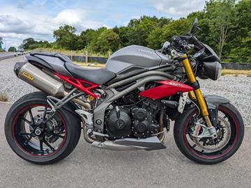 TRIUMPH SPEED TRIPLE 1050