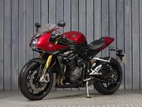 TRIUMPH SPEED TRIPLE 1200 RR