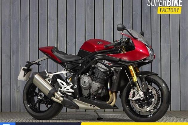 TRIUMPH SPEED TRIPLE 1200 RR