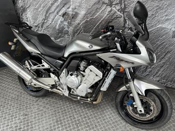 YAMAHA FZS1000 FAZER