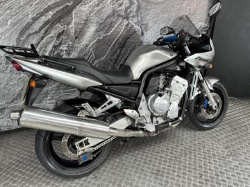 YAMAHA FZS1000 FAZER