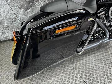 HARLEY-DAVIDSON ROAD GLIDE