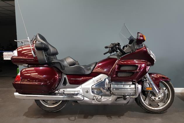 HONDA GL1800 GOLDWING