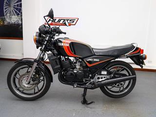 YAMAHA RD350 