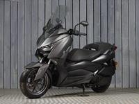 YAMAHA XMAX 300