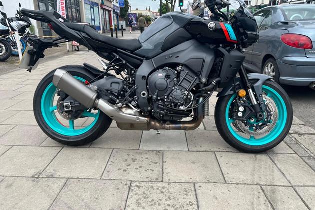 YAMAHA MT-10