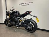 TRIUMPH SPEED TRIPLE 1200 RS