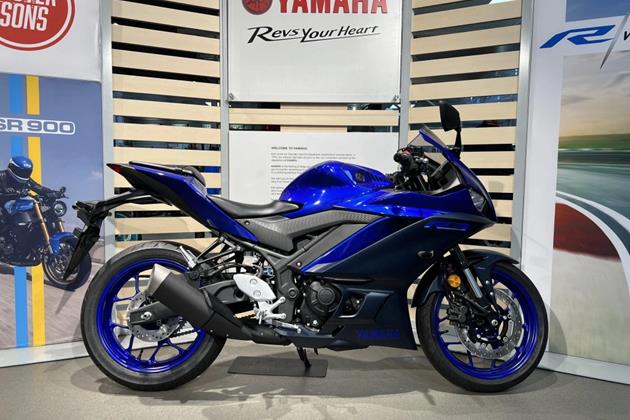 YAMAHA R3