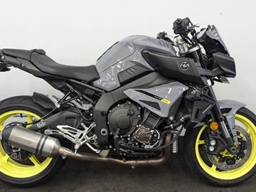 YAMAHA MT-10