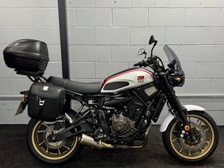 YAMAHA XSR700 