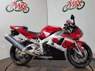 YAMAHA R1 