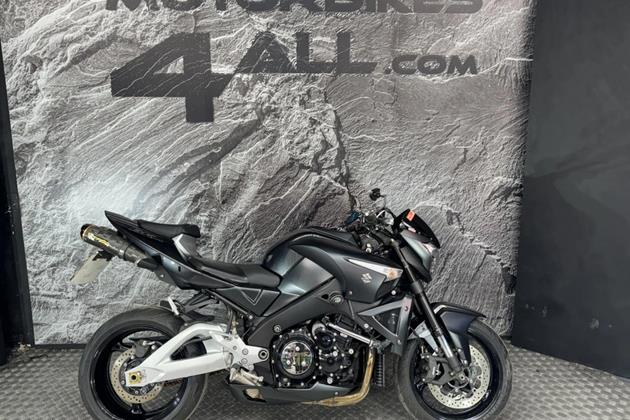 SUZUKI GSX1300 B-KING