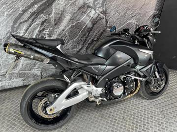 SUZUKI GSX1300 B-KING