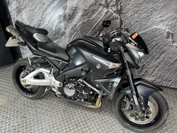 SUZUKI GSX1300 B-KING