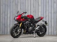 TRIUMPH SPEED TRIPLE 1200 RR