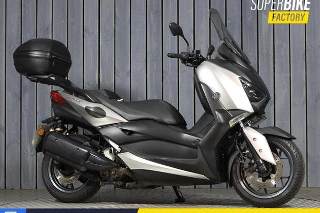 YAMAHA XMAX 300