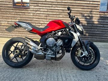 MV-AGUSTA BRUTALE 800