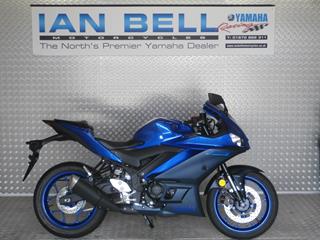 YAMAHA R3 