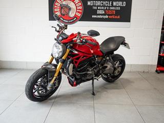 DUCATI MONSTER 1200S 