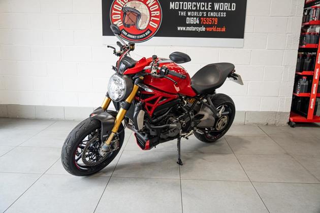 DUCATI MONSTER 1200S