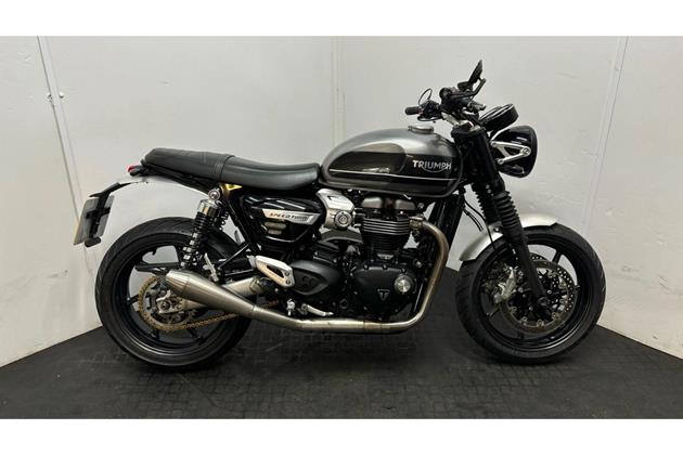 TRIUMPH SPEED TWIN 1200