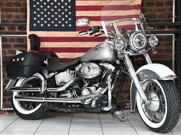 HARLEY-DAVIDSON DELUXE