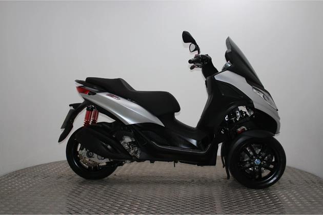 PIAGGIO MP3 300