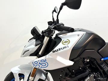 SUZUKI GSX-8S