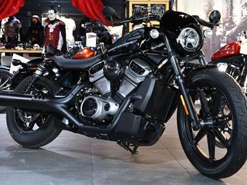 HARLEY-DAVIDSON NIGHTSTER 975