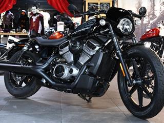 HARLEY-DAVIDSON NIGHTSTER 975 