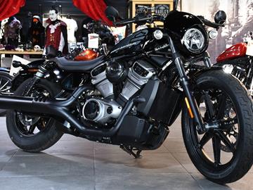 HARLEY-DAVIDSON NIGHTSTER 975