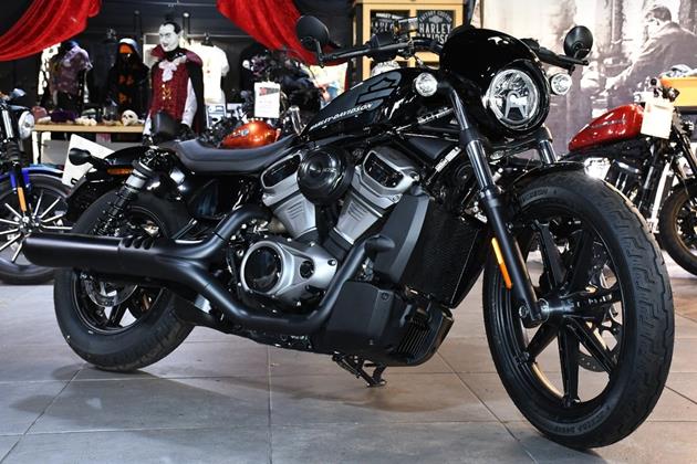 HARLEY-DAVIDSON NIGHTSTER 975