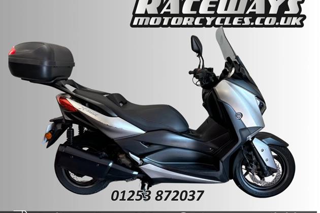 YAMAHA XMAX 300