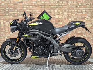 TRIUMPH SPEED TRIPLE 1050 RS 