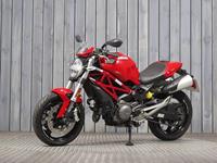 DUCATI MONSTER 696