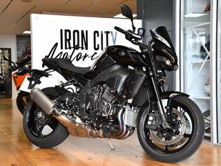 YAMAHA MT-10 