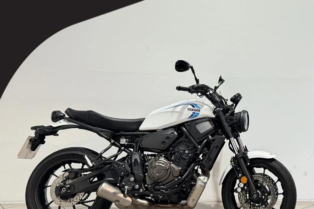 YAMAHA XSR700