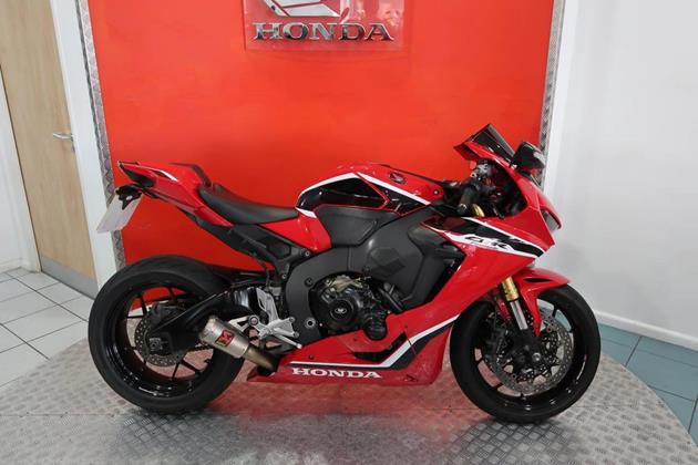 HONDA CBR1000RR FIREBLADE