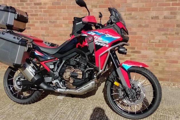 HONDA CRF1100L AFRICA TWIN ES