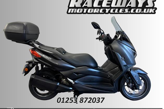 YAMAHA XMAX 300