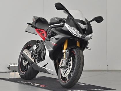 TRIUMPH DAYTONA 675