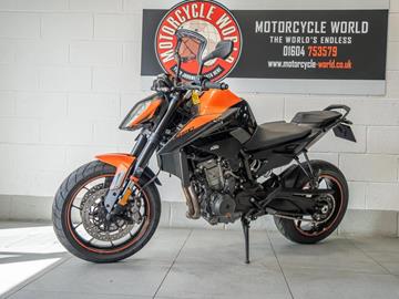 KTM 890 DUKE