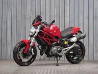 DUCATI MONSTER 696